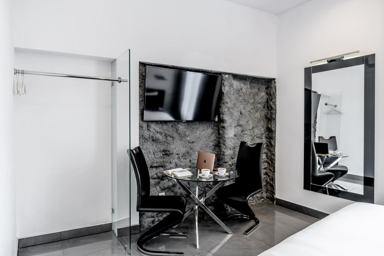 Luxury King Room 2-person Hot Tub