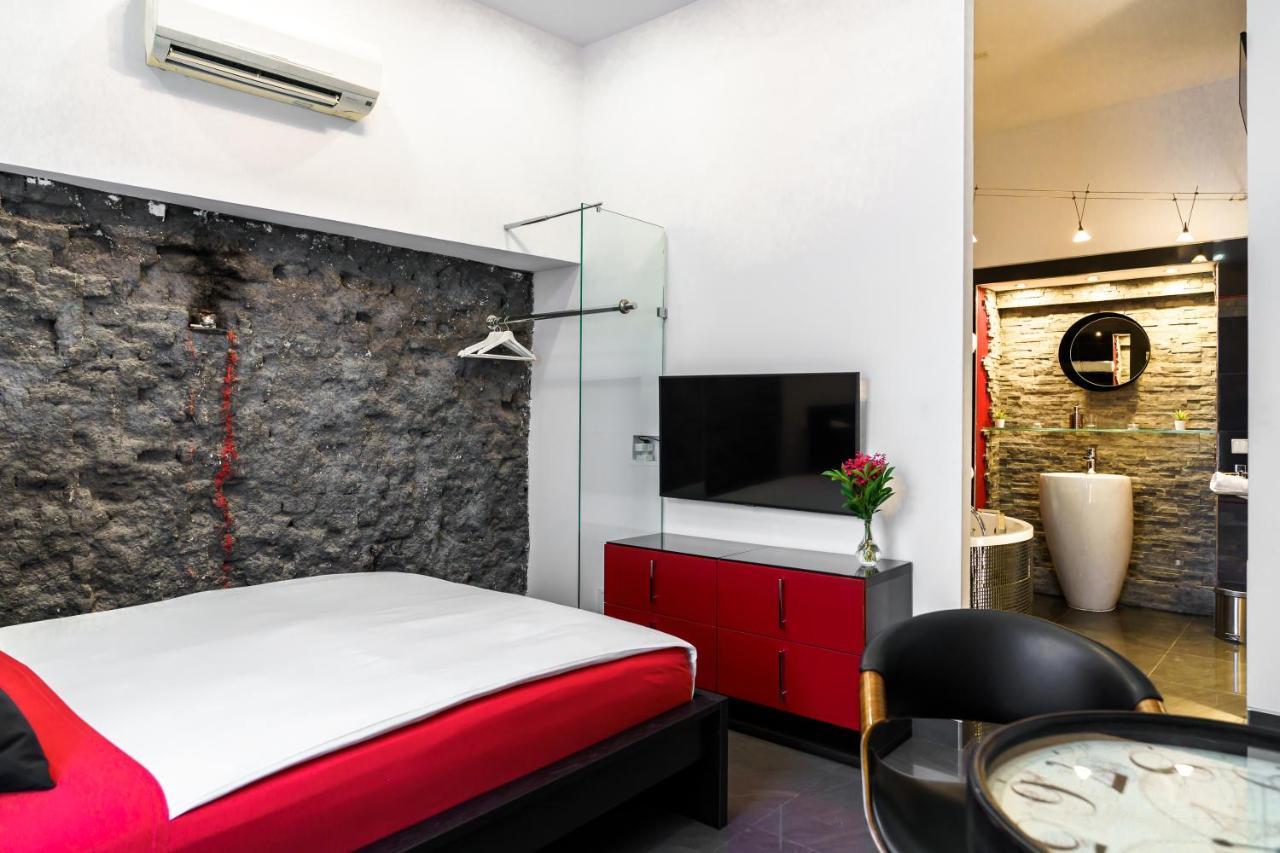 Luxury King Room 2-person Hot Tub