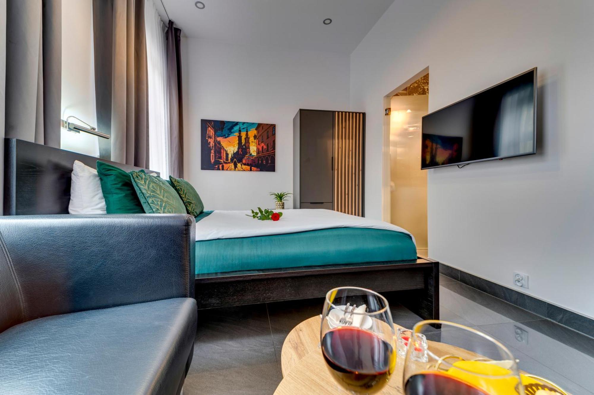 Luxury King Room 2-person Hot Tub