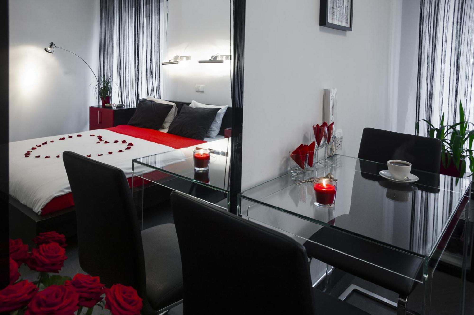 Luxury King Room 2-person Hot Tub